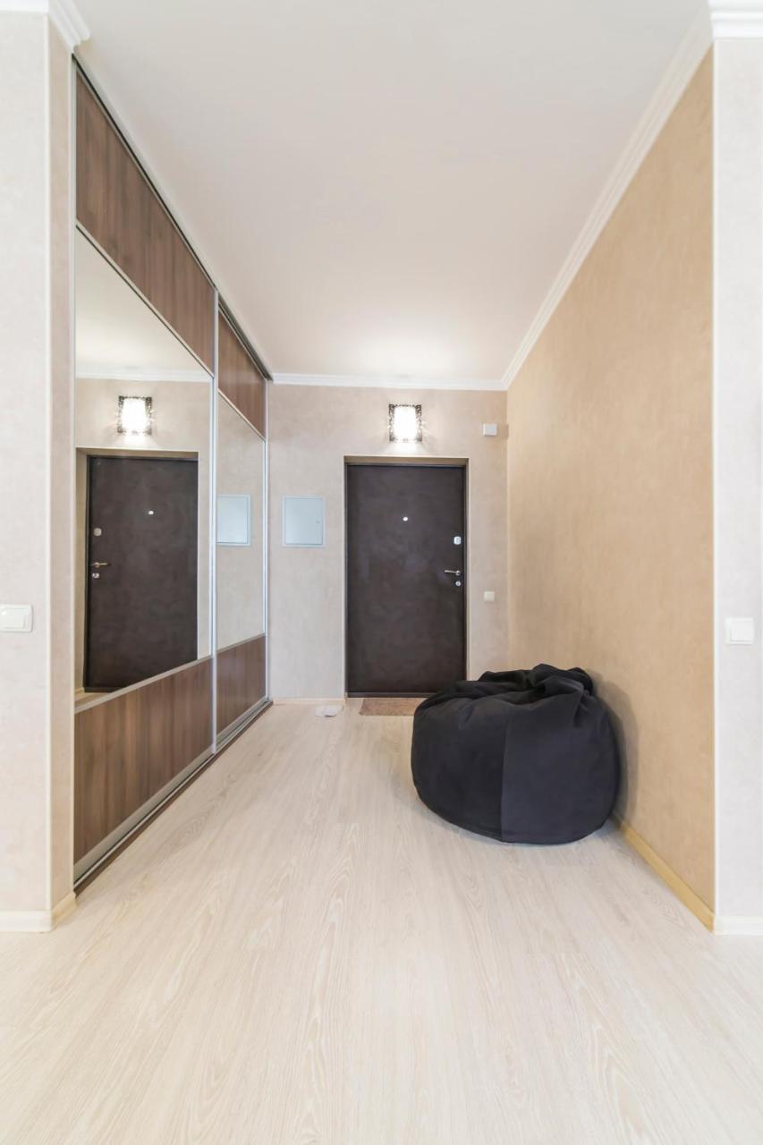 Studio Apartment On Bazhana Kiev Eksteriør billede